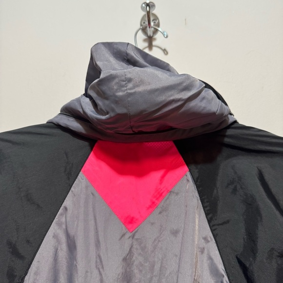 Nike Vintage Pink and Gray Mesh Jacket - Picture 9 of 9